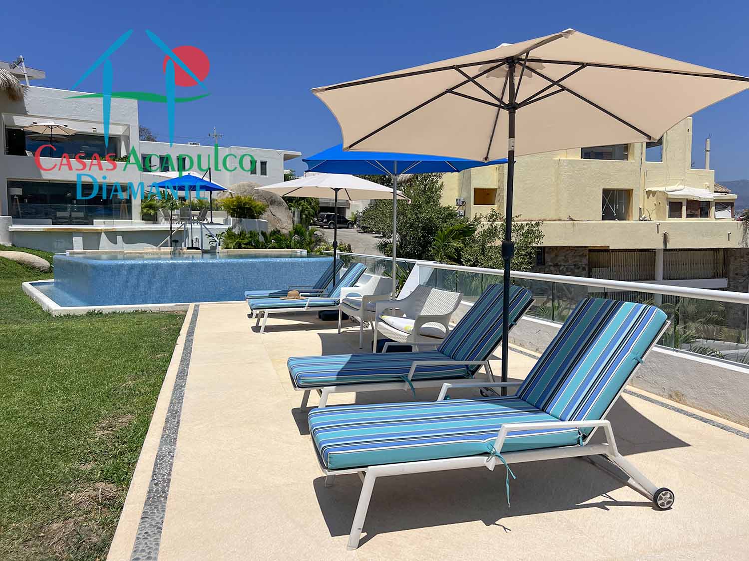 Villa Sahasrara - Alberca y jardín 22